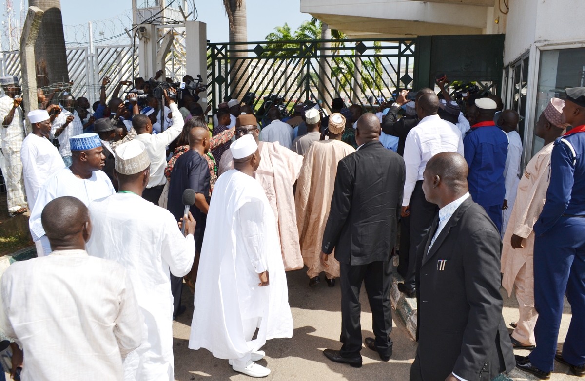 NATIONAL-ASSEMBLY-NIGERIA-TEARGAS-INVASION
